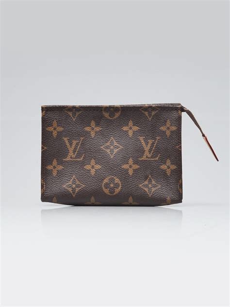 louis vuitton poche toilette|louis vuitton toiletry pouch 15.